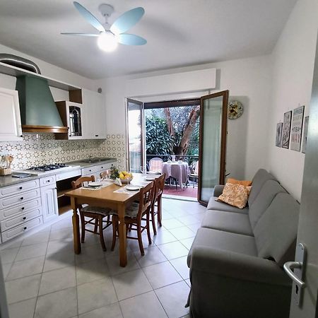 Appartamenti Casa Nina, Lago,Montagne, Uliveti Brenzone sul Garda Exterior foto